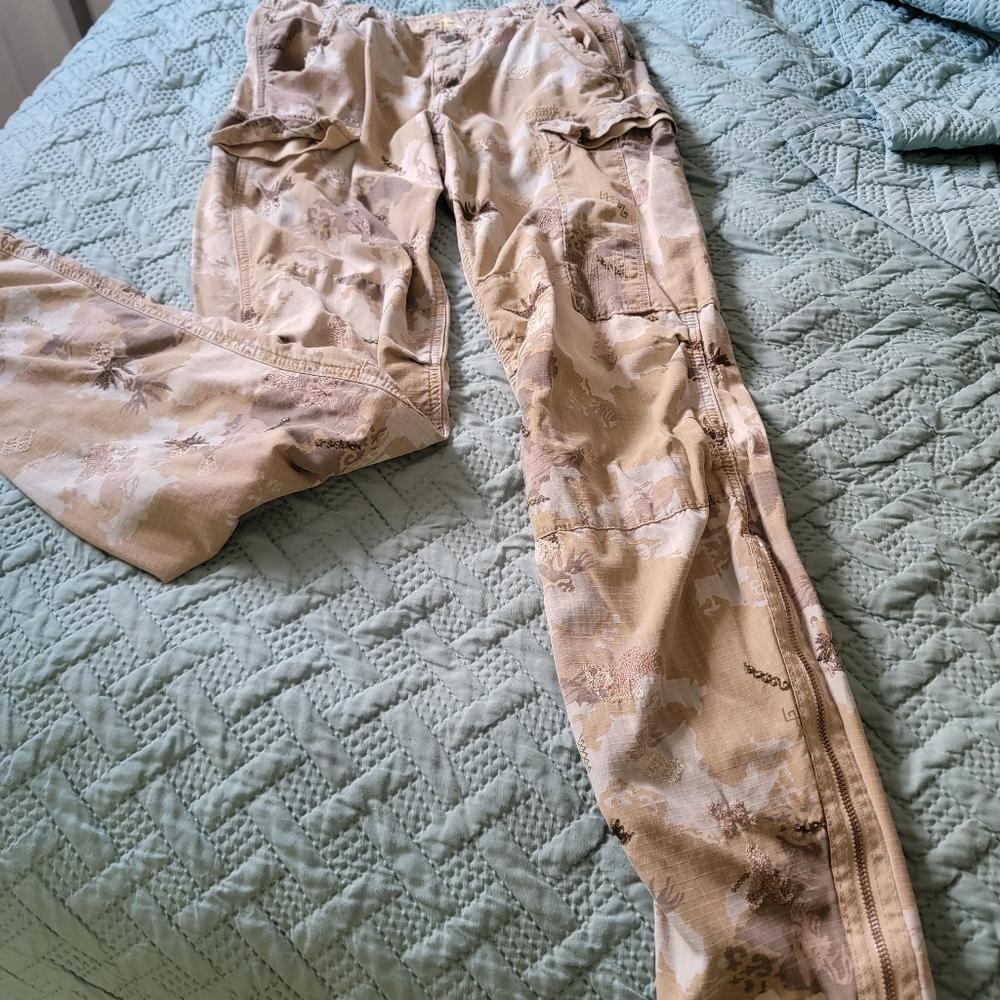 Gorgeous Danang Cargo pants great condition.